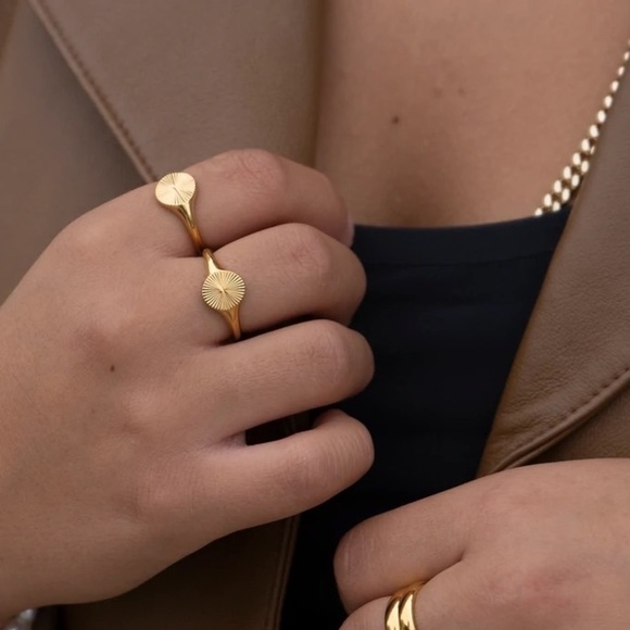 14k Gold Dipped Round Signet Ring – Chunky, Artisan Made, Size 6 - Picture 3 of 10